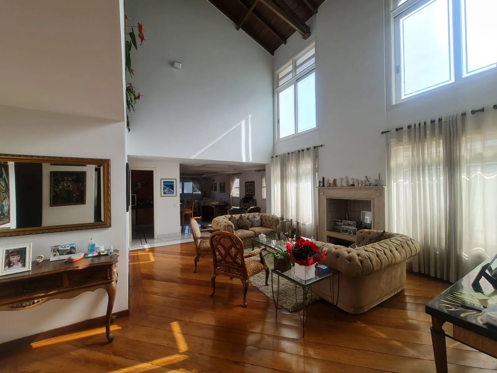 Imagem Casa em condomínio à venda no Alphaville 1 com 4 suítes, 665m².