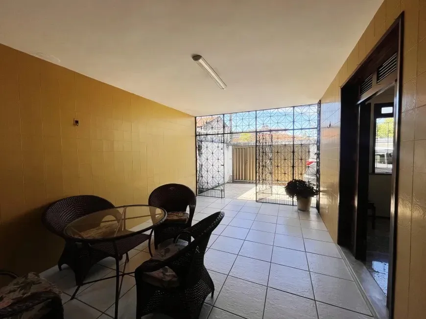 Imagem Casa para Venda em Fortaleza, Parquelândia, 3 dormitórios, 2 banheiros, 4 vagas
