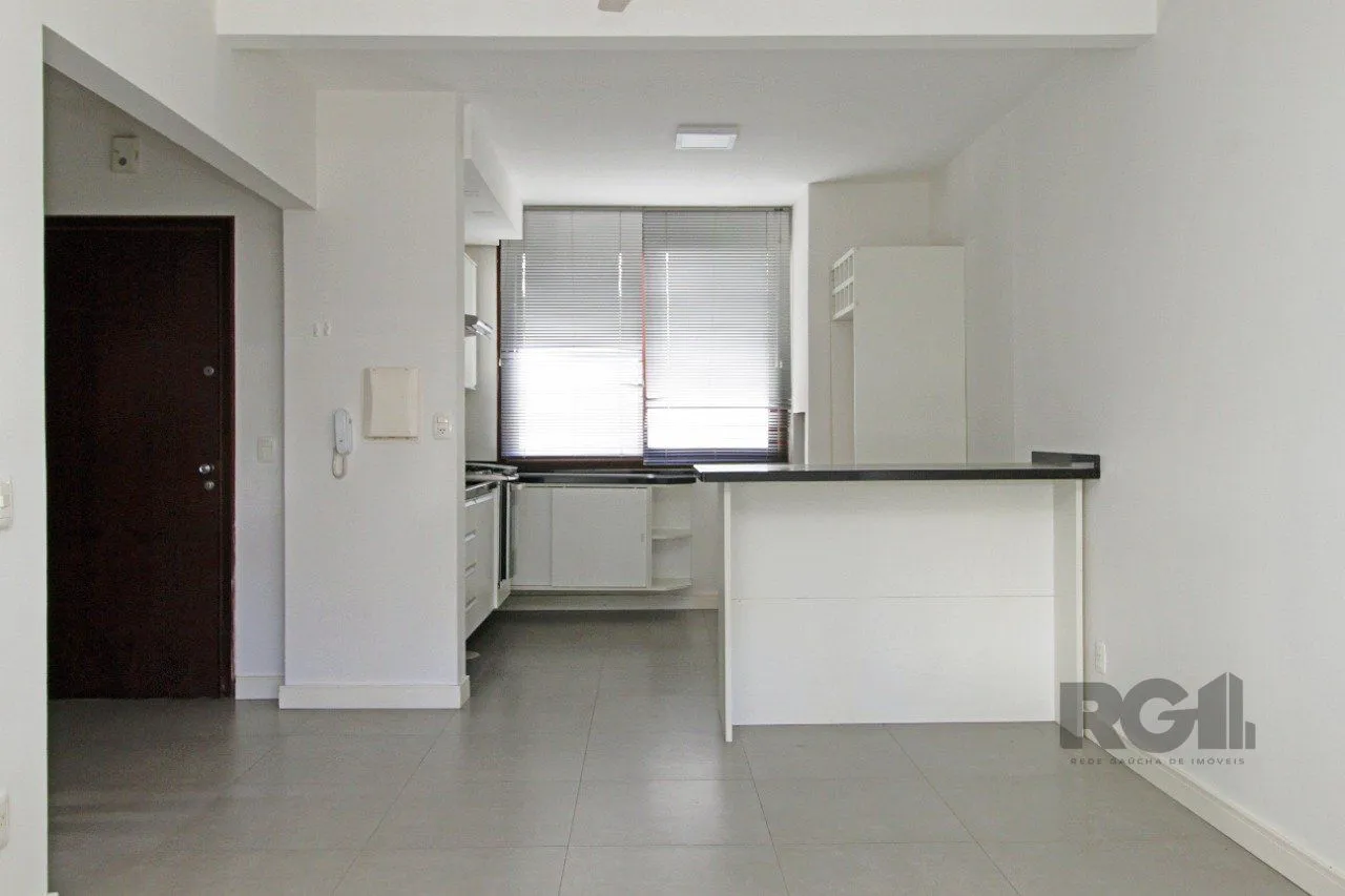 Imagem Apartamento de 2 dormitórios e 1 vaga de garagem no bairro Santana em PoA