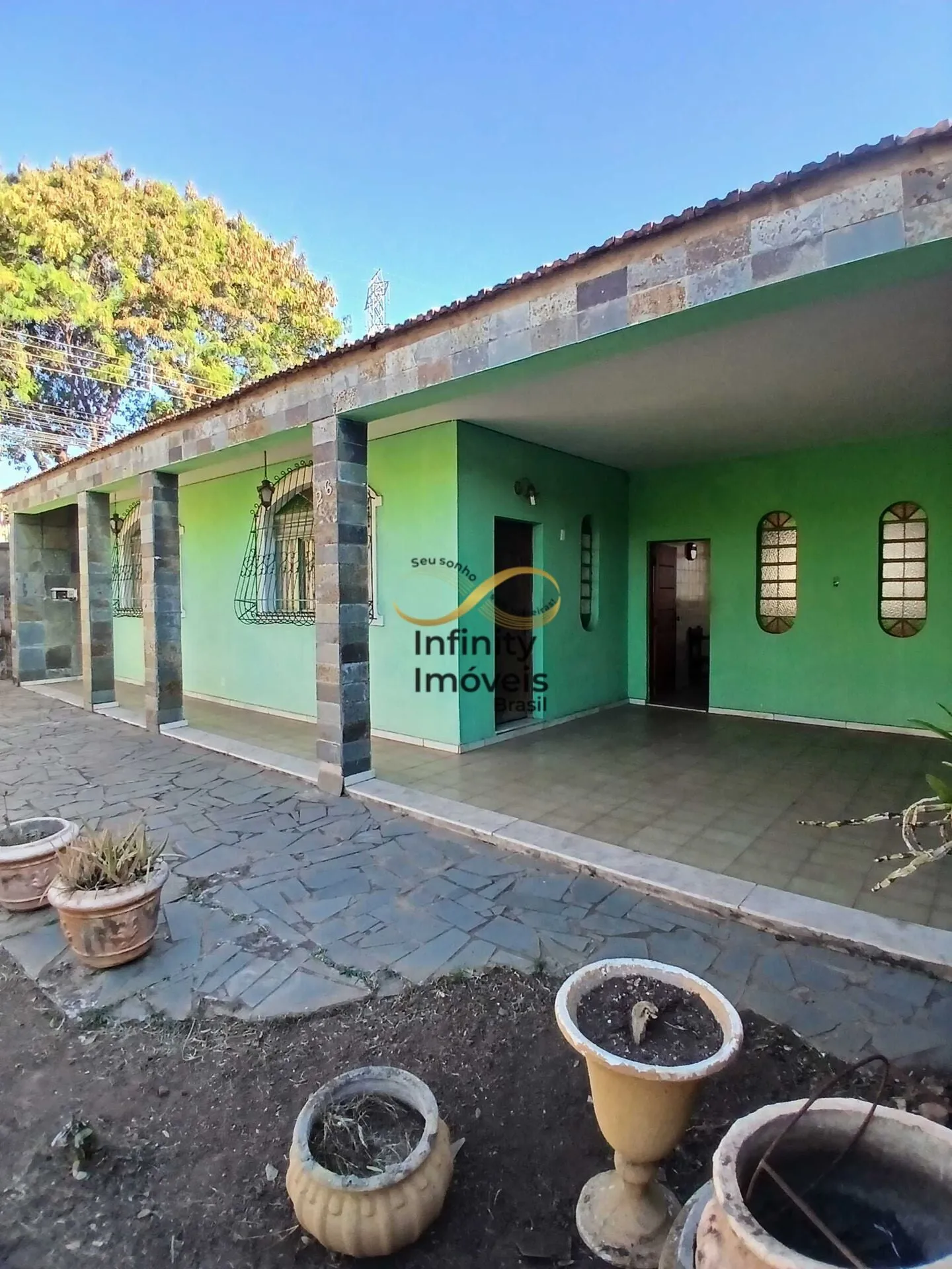 Foto do imóvel Casa à venda no bairro Santa Terezinha - Belo Horizonte/MG