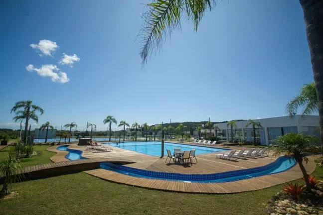 Imagem Terreno de 600m² no Condomínio Garopaba Internacional: Luxo, Conforto e Segurança!