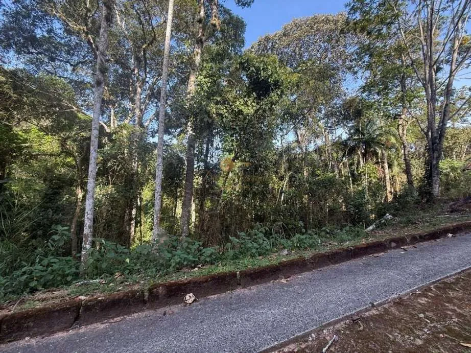 Imagem Terreno em Condomínio para Venda em Teresópolis / RJ no bairro Albuquerque