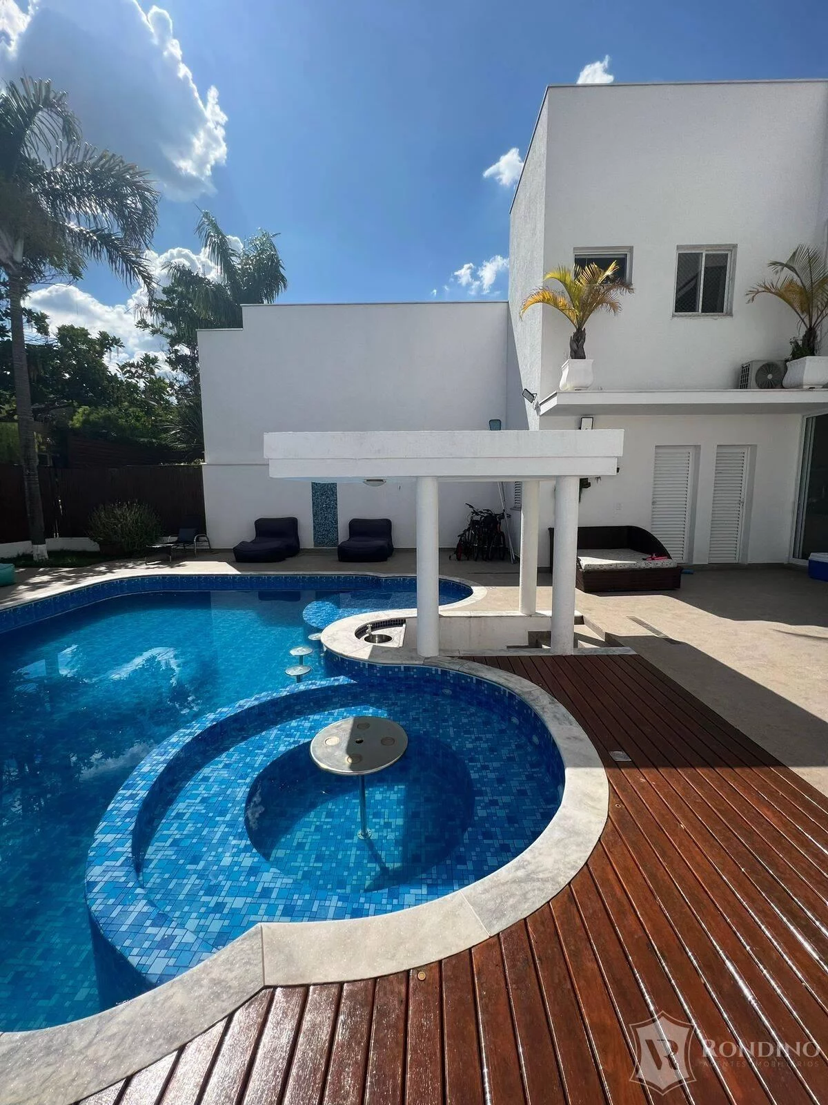 Foto do imóvel Casa com 4 suítes, brinquedoteca e área gourmet com piscina aquecida em Rua Waldir de Oliveira