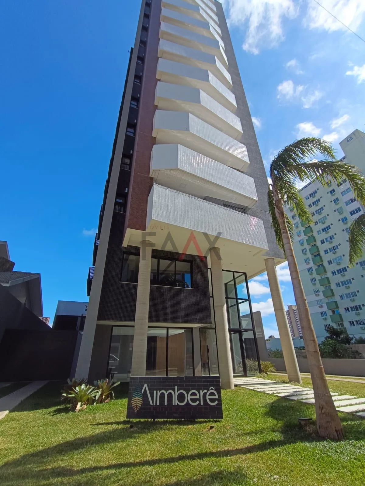 Foto do imóvel Apartamento à venda no Centro com 2 suítes mais vaga de garagem coberta