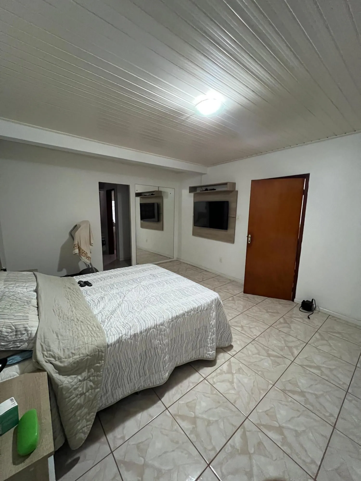 Imagem Casa Residencial Semimobiliada com 2 Suítes e Piscina em Viamão, RS