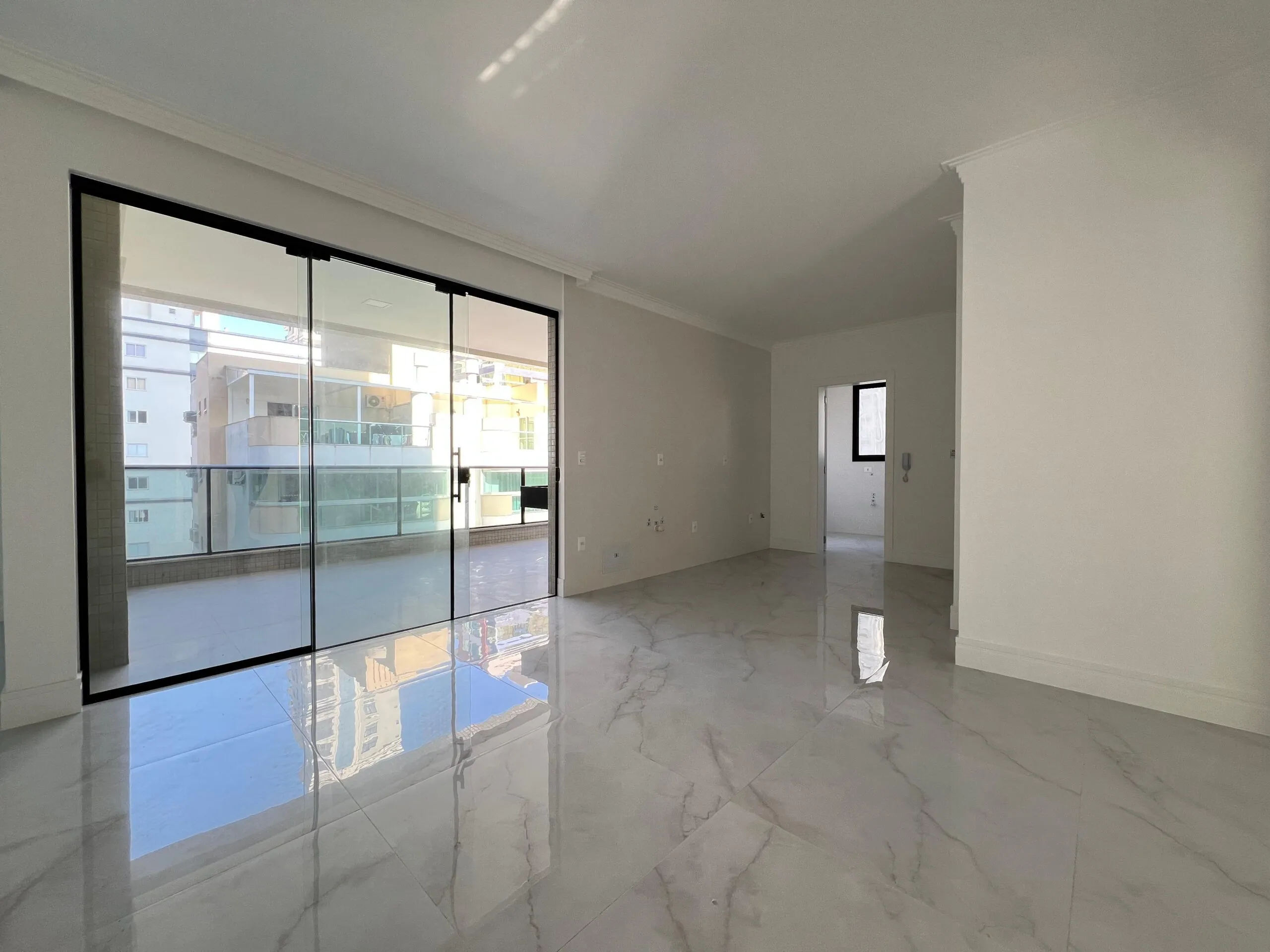 Imagem Apartamento com vista para o mar à venda com 135m2 por R$ 2.150.000,00