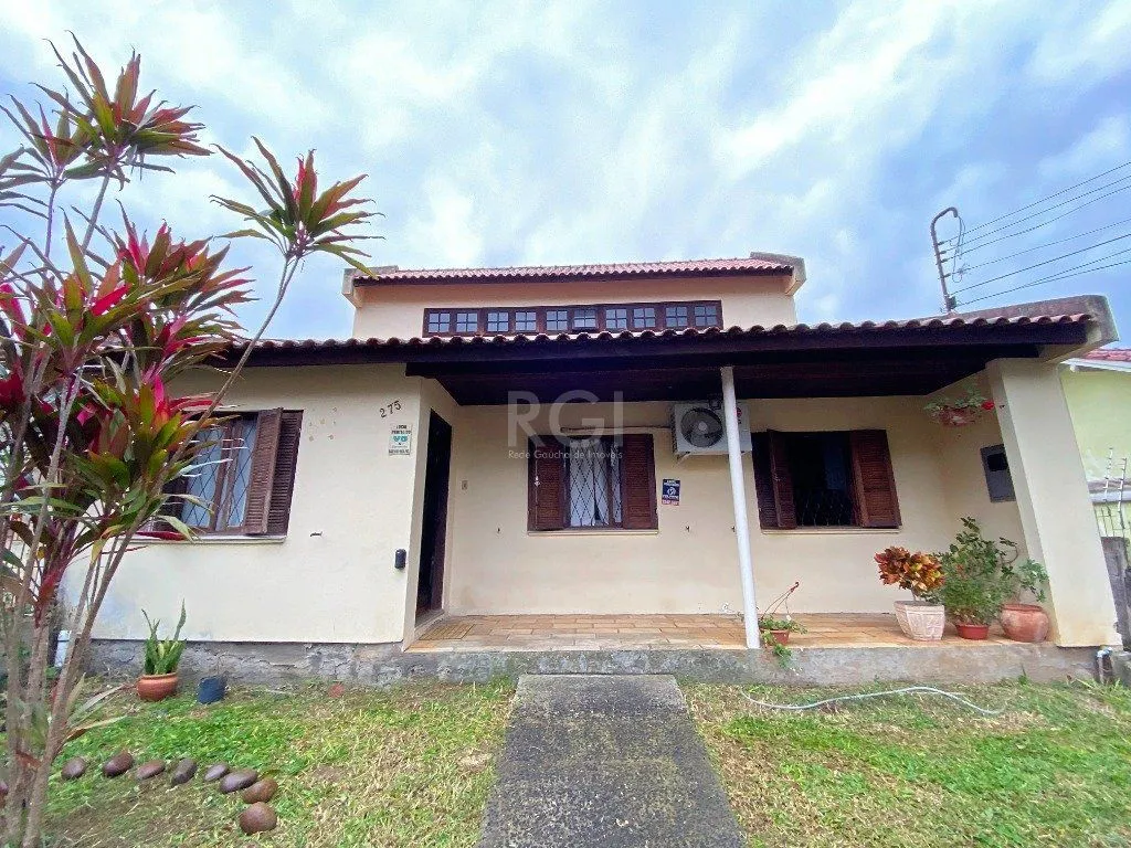Imagem Casa para Venda - 150m², 4 dormitórios, sendo 1 suites, 3 vagas - Nonoai