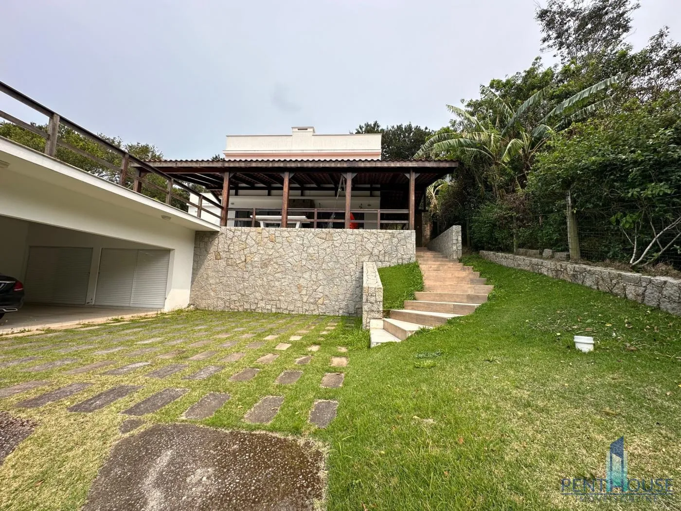Imagem Casa para Venda em Garopaba, CAPÃO, 2 dormitórios, 2 suítes, 3 banheiros, 2 vagas