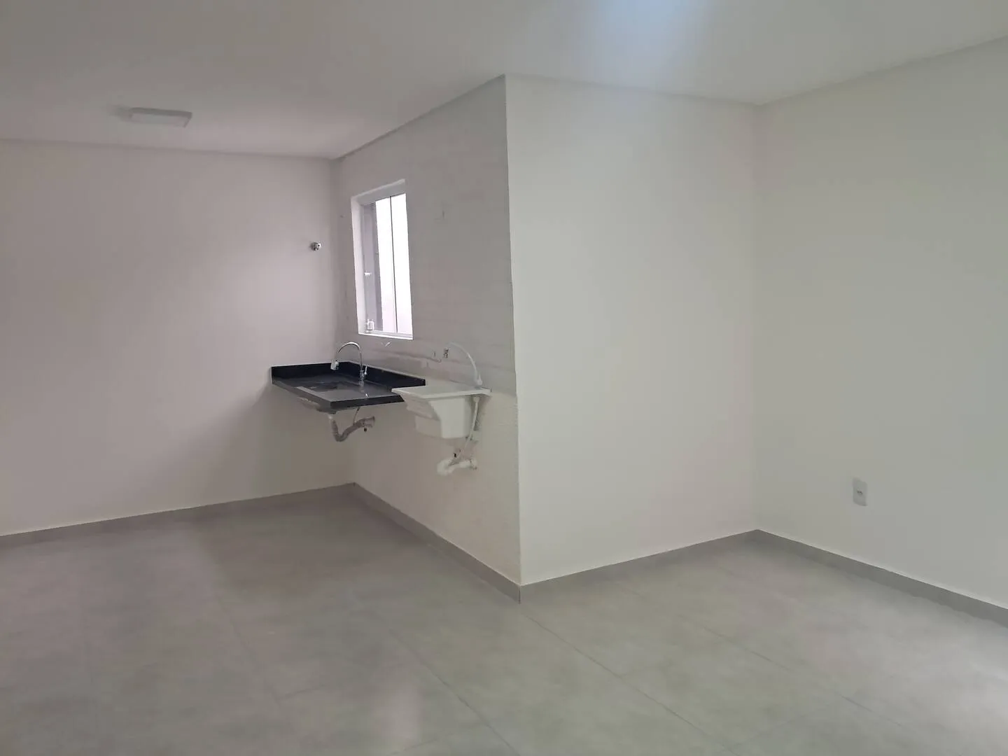 Imagem Studio à venda na Avenida Montemagno.