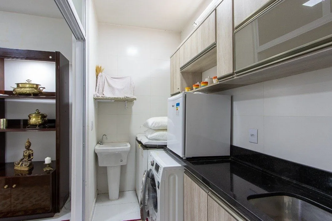 Imagem casa possui 3 suítes, 2 com closet