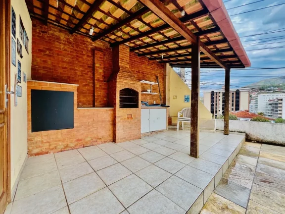 Imagem Casa para Venda em Teresópolis, Agriões, 5 dormitórios, 2 suítes, 3 banheiros, 2 vagas