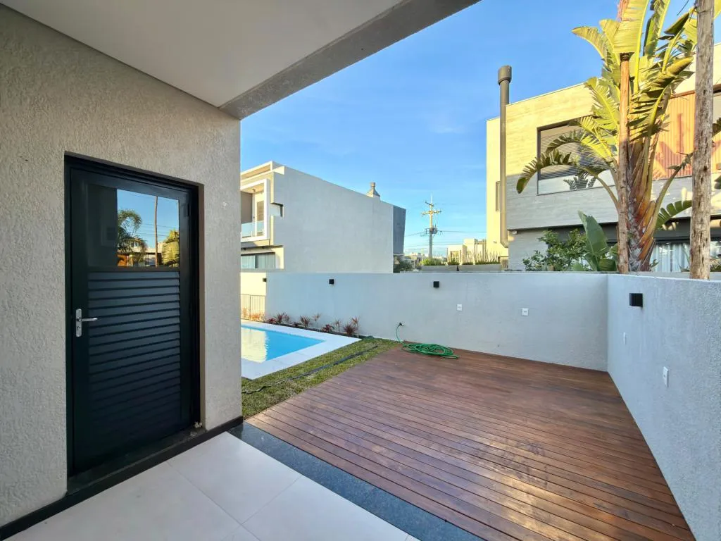 Imagem Casa em Condominio 4 Dormitórios - Bairro --
