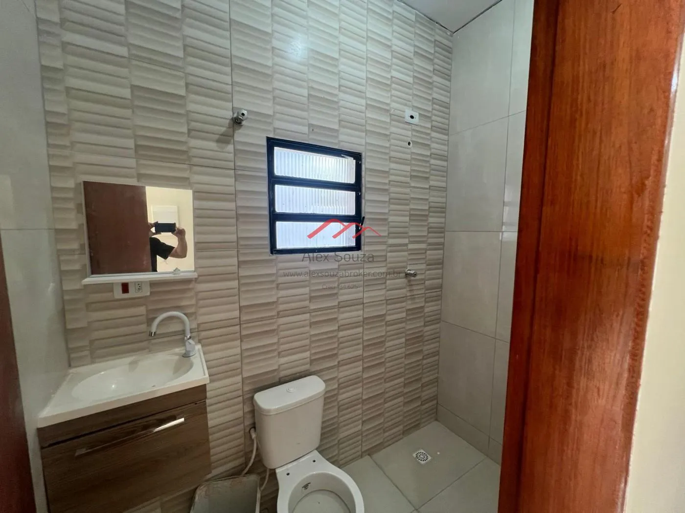 Imagem Casa para Venda em Hortolândia, Jardim Carmen Cristina, 3 dormitórios, 1 suíte, 2 banheiros, 2 vagas