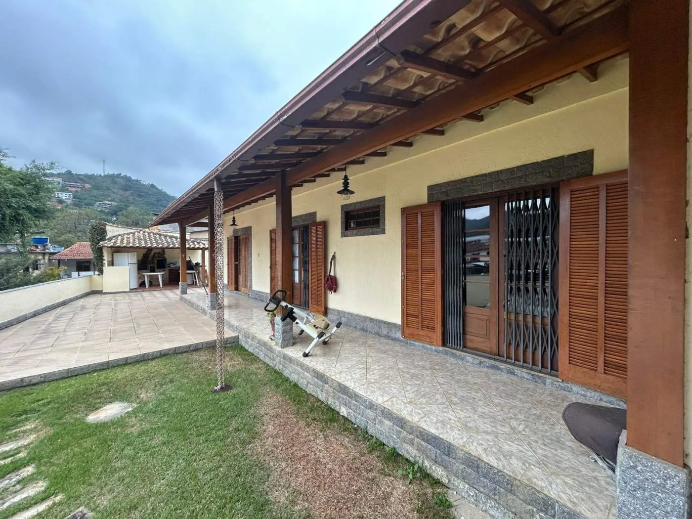 Imagem Casa para Venda em Petrópolis / RJ no bairro Nogueira