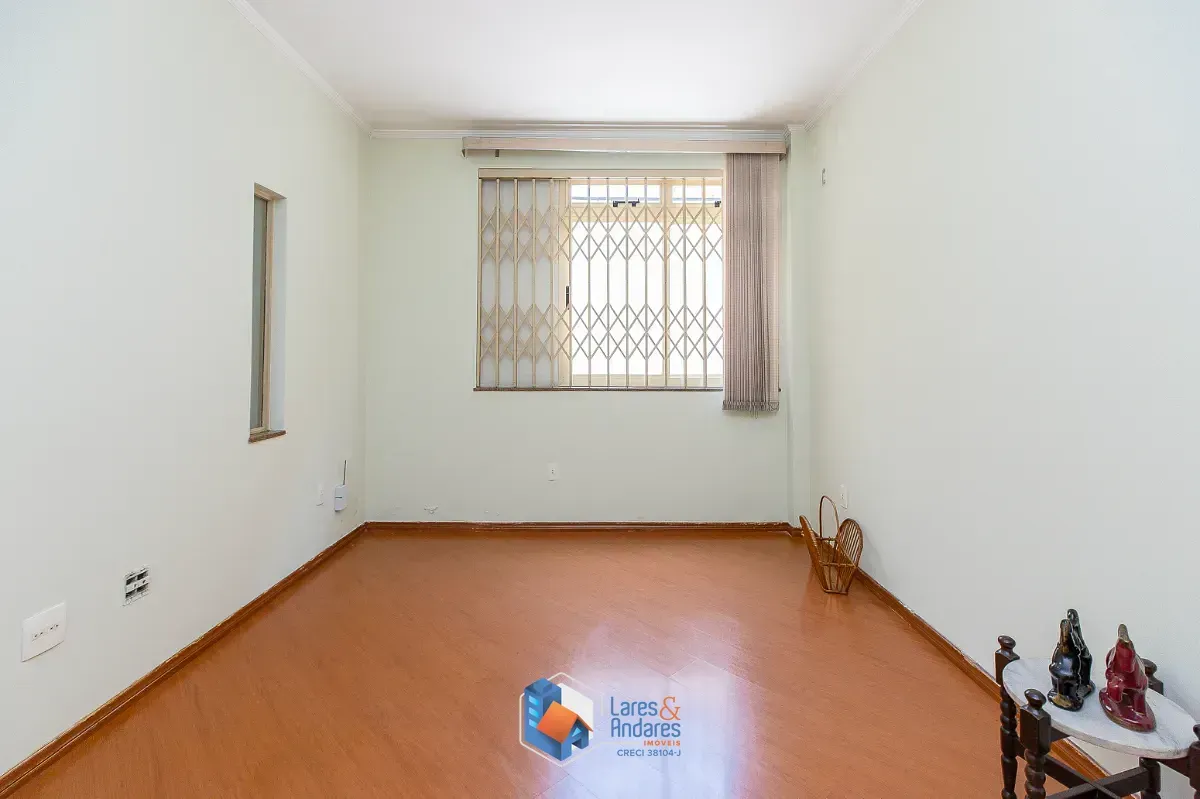 Imagem Casa para venda em Planalto Paulista com 4 quartos, sendo 2 suítes, 332m²
