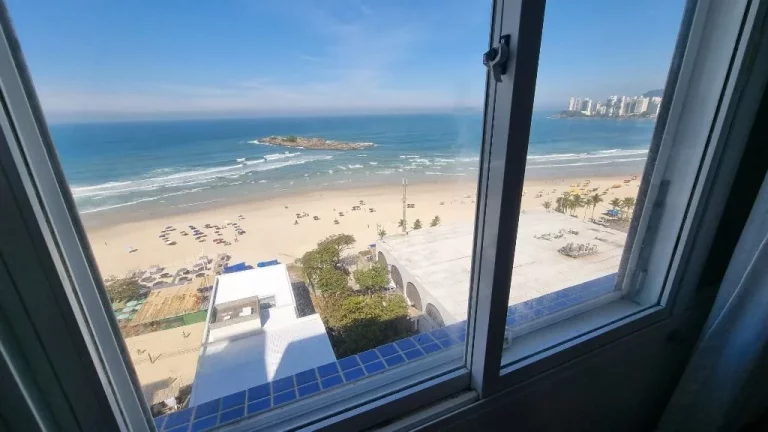 Imagem Apartamento com 4 dormitórios à venda, 180 m² - Pitangueiras - Guarujá/SP