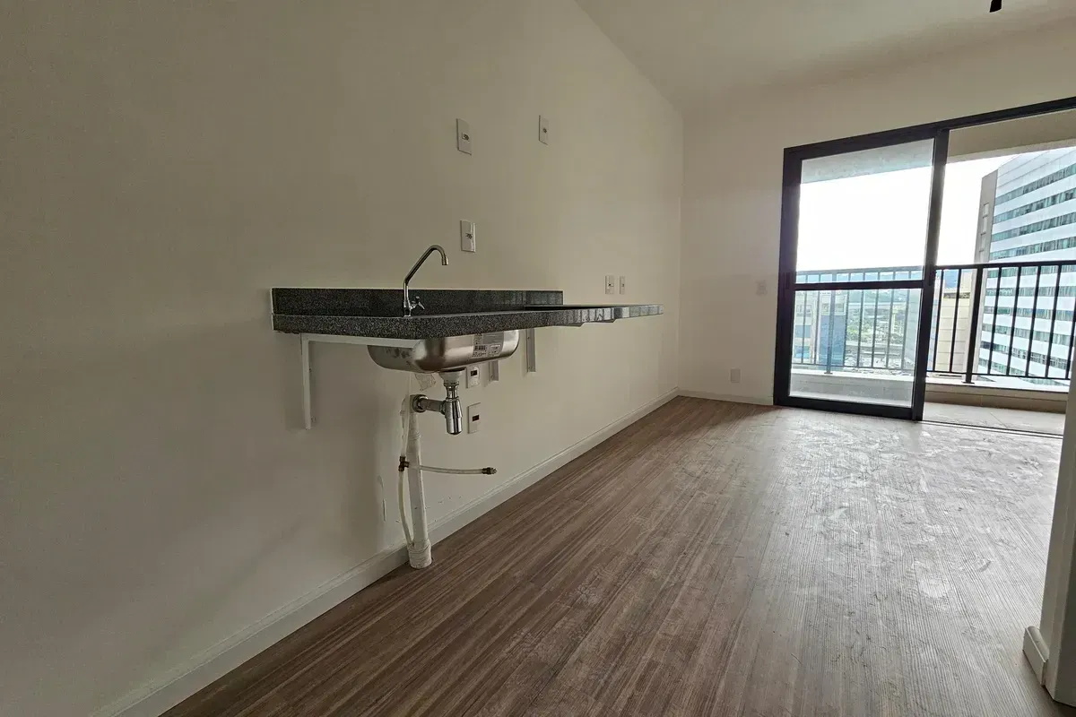 Studio com 1 Quarto à Venda ou Locação, 24 m² em Vila Cordeiro - São Paulo
