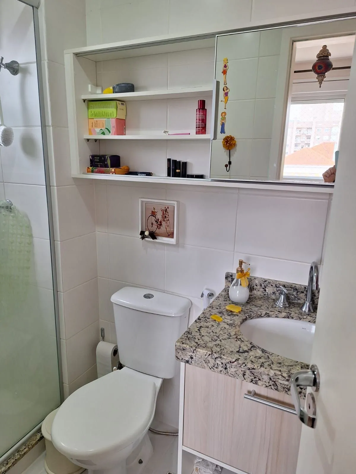 Imagem Apartamento de três quartos, suíte e uma vaga de garagem em condomínio com infra