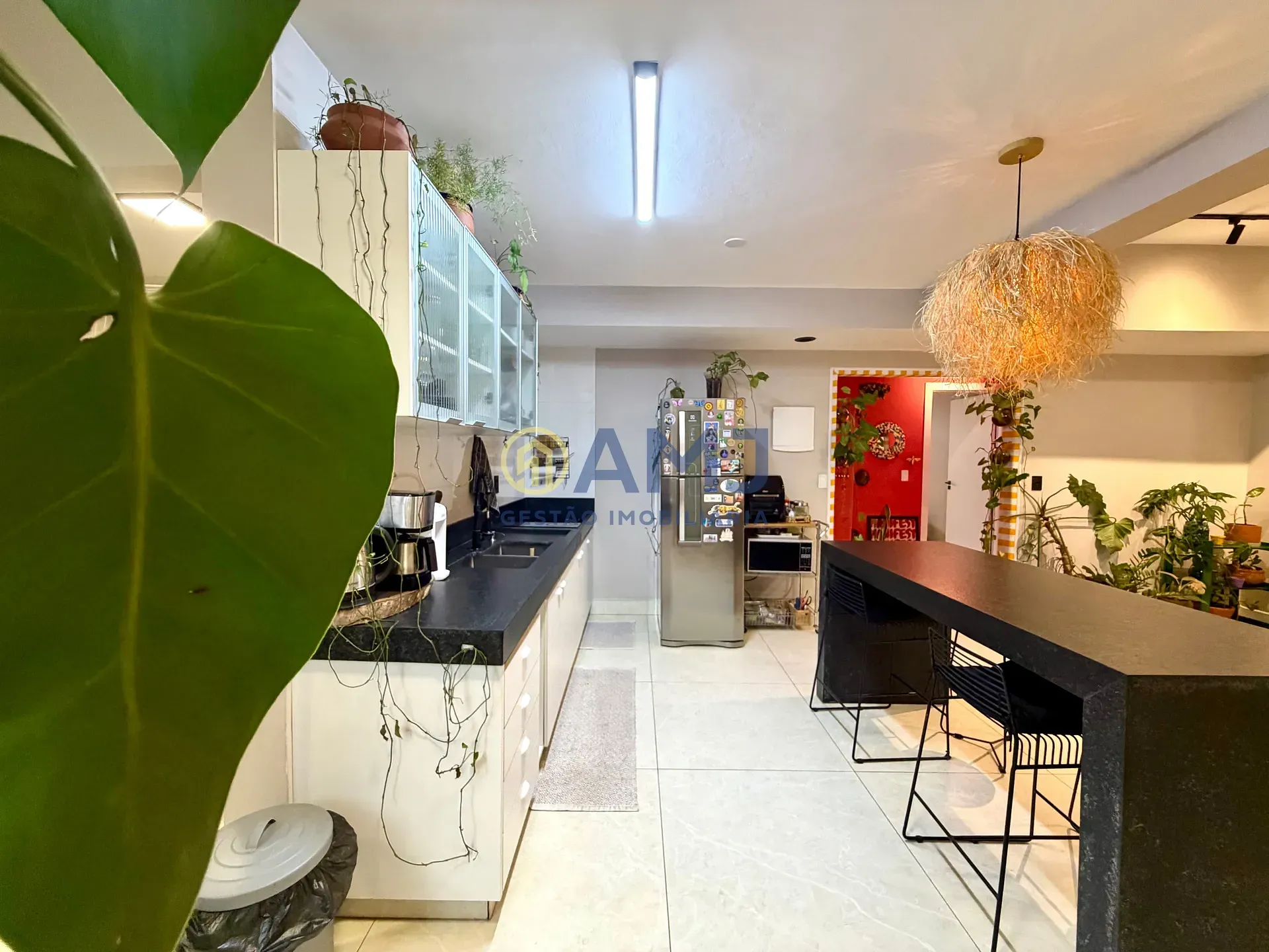 Imagem APARTAMENTO MOBILIADO E TOTALMENTE REFORMADO À VENDA - CENTRO | RUA 07