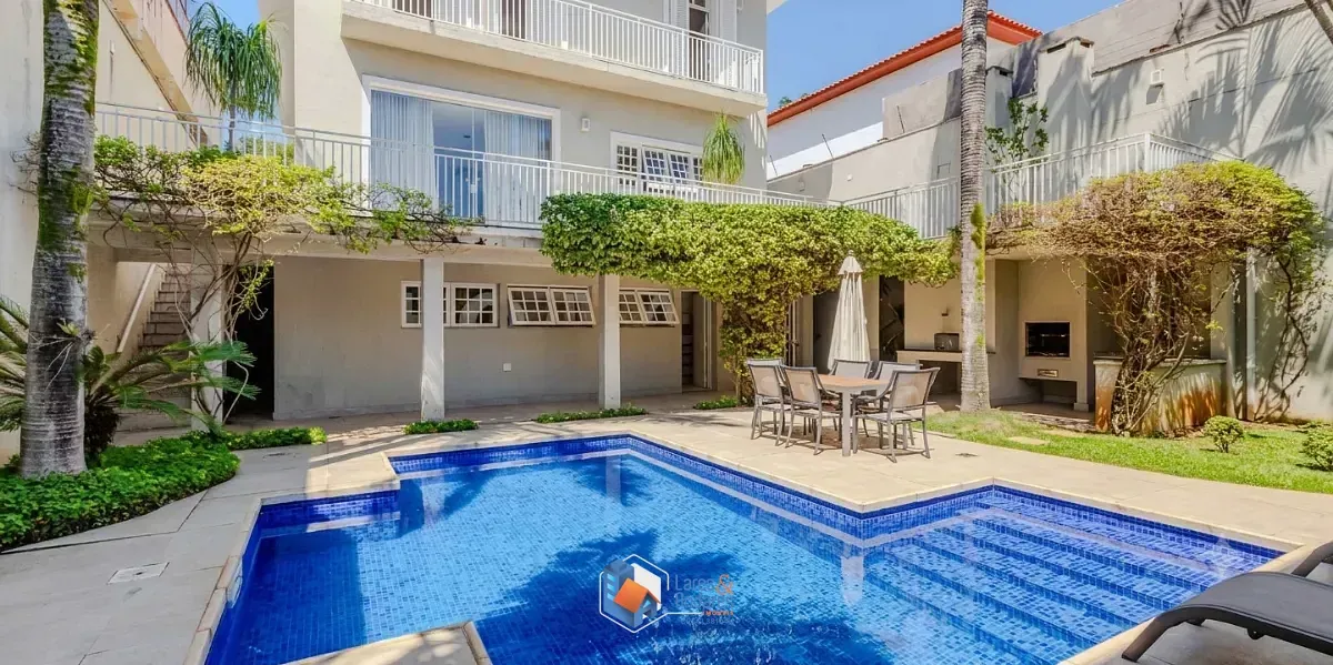 Foto do imóvel Casa para venda em Pacaembu com 3 quartos, sendo 3 suítes, 350m² em Rua Angatuba