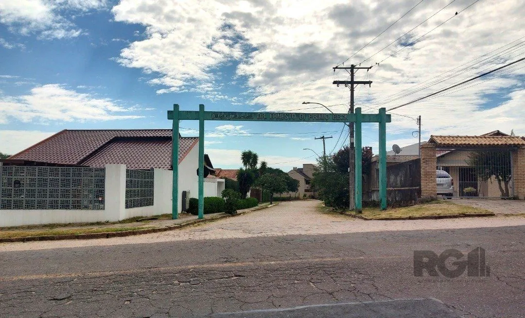 Imagem Terreno plano com 24,90m de frente, localizado no bairro Serraria.