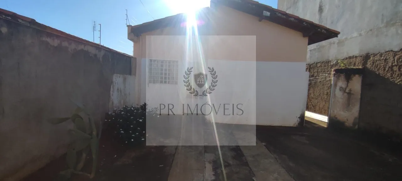 Foto do imóvel Excelente oportunidade de casa à venda em Araraquara-SP, Jardim Dumont: 2 quartos, 1 sala, 1 banheiro, 2 vagas de garagem, 70,72m²