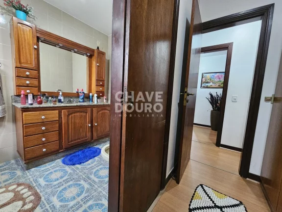 Imagem Apartamento com 4 quartos (2 suítes) 2 salas e varanda para venda em Agriões, Teresópolis RJ