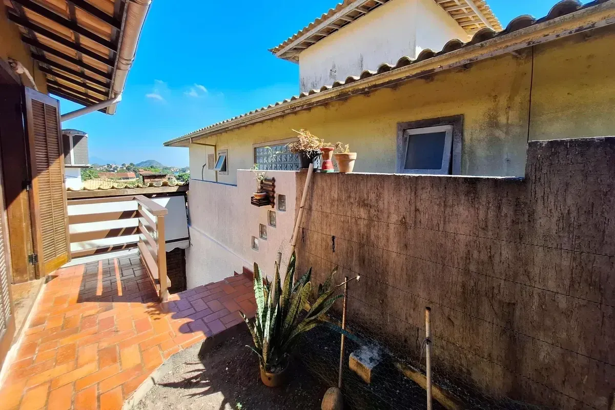 Imagem Casa de Condomínio com 4 Quartos à Venda, 235 metros em Badu - Niterói