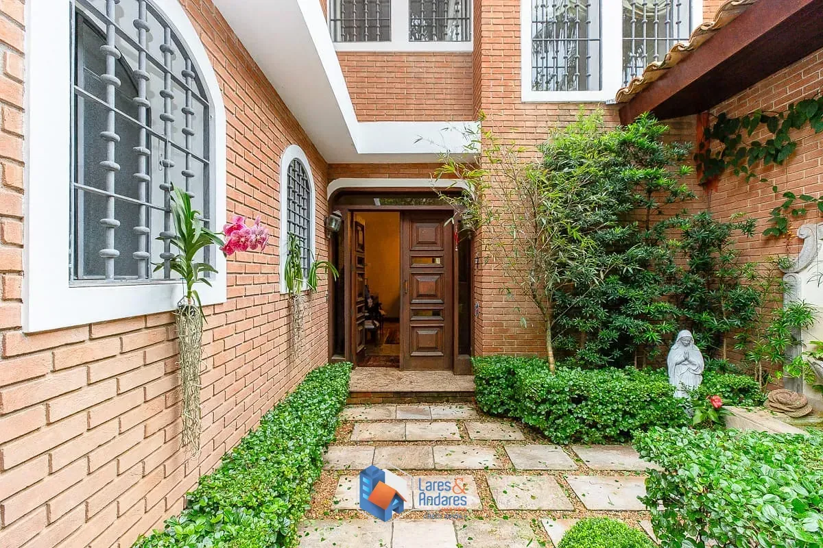 Foto do imóvel Casa para venda em Jardim Leonor com 4 quartos, sendo 2 suítes, 600m² em Rua Rafael Ielo