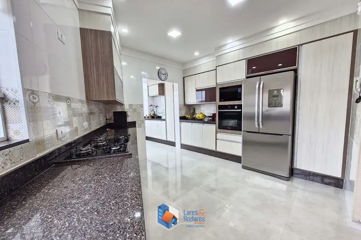 Imagem Sobrado para venda em Tucuruvi com 5 quartos, sendo 5 suítes, 382m²