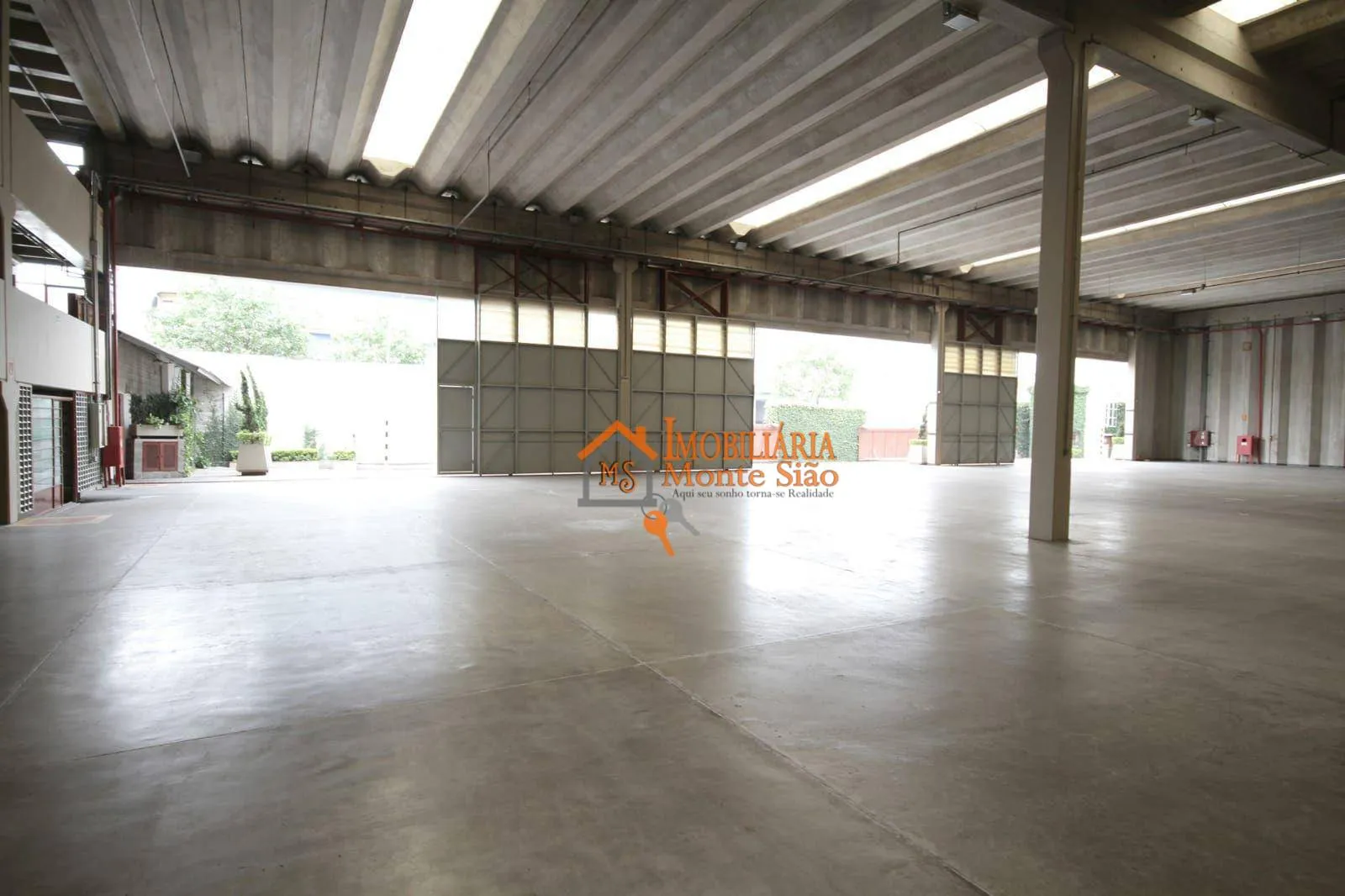 Imagem Galpão para alugar, 2305 m² por R$ 129.092,00/mês - Parque Novo Mundo - São Paulo/SP
