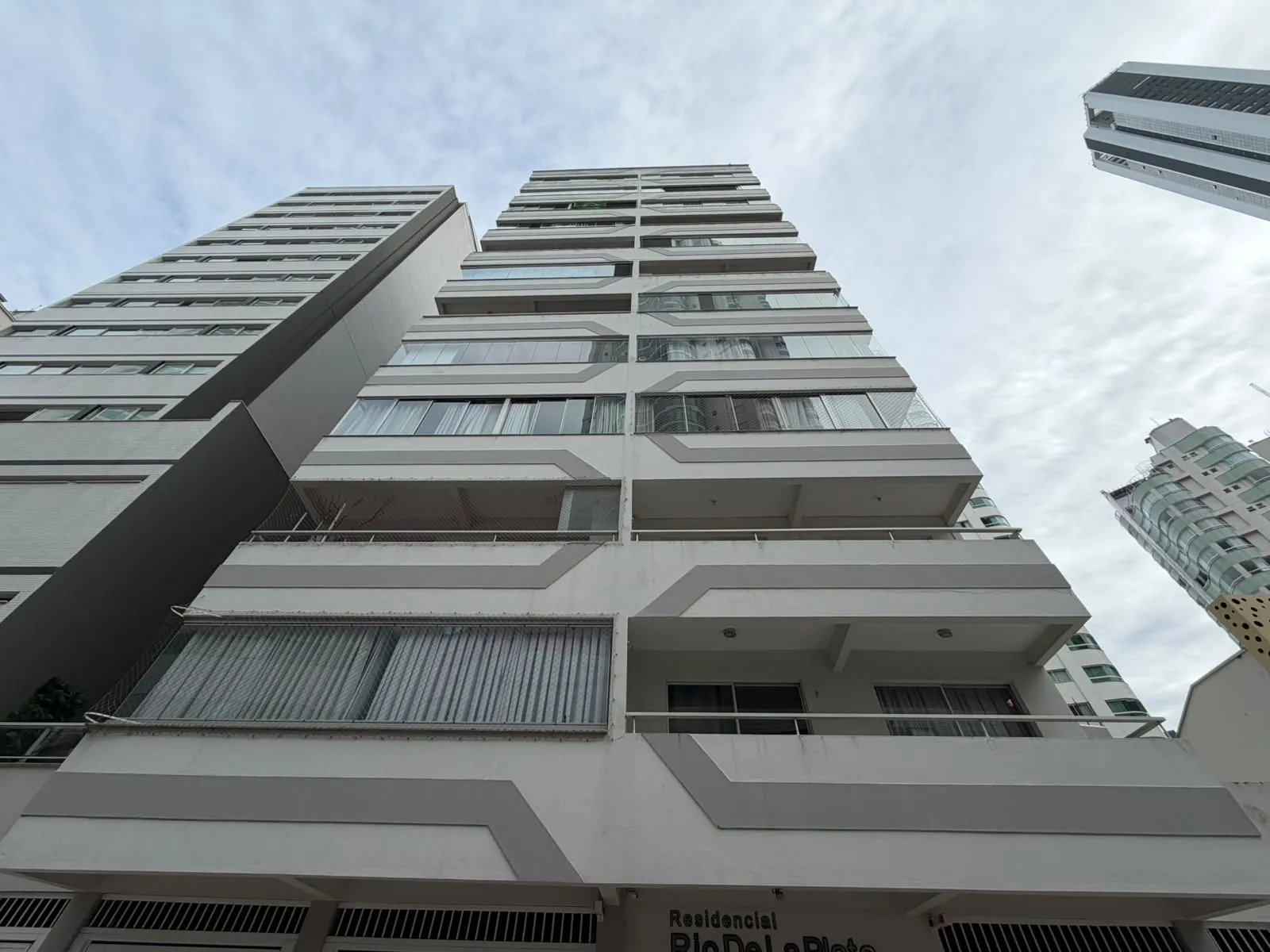 Foto do imóvel Apartamento com vista para o mar à venda com 85m2 por R$ 850.000,00