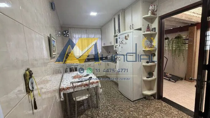 Imagem Casa Térrea Espaçosa com 3 Dormitórios, 2 Suítes e 4 Vagas no Bangu