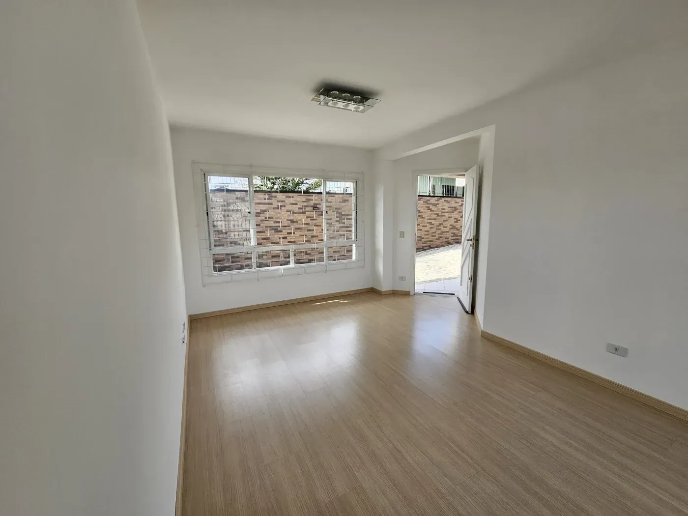 Imagem Sobrado com 3 Quartos à Venda, 151 m² em Boa Vista - Curitiba
