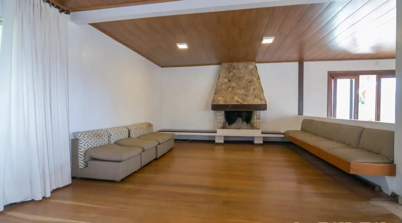Imagem Casa em Condomínio, 03 dormitórios 04 Vagas, 229m² na Tristeza, Porto Alegre, RS!!
