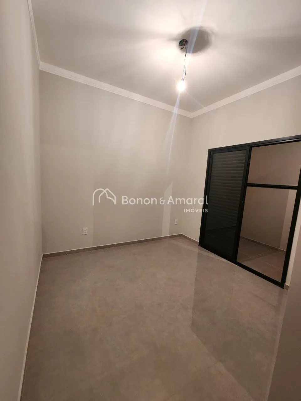 Imagem Sobrado Moderno com 3 Dormitórios e Excelente Acabamento