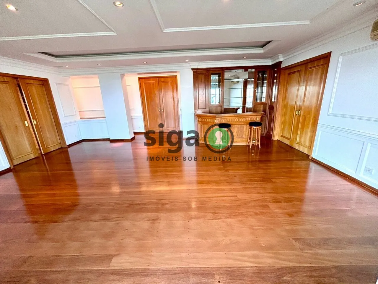 Imagem RESERVA TANGARÁ, APARTAMENTO Á VENDA NO PANAMBY COM 400M² - 6 VAGAS!