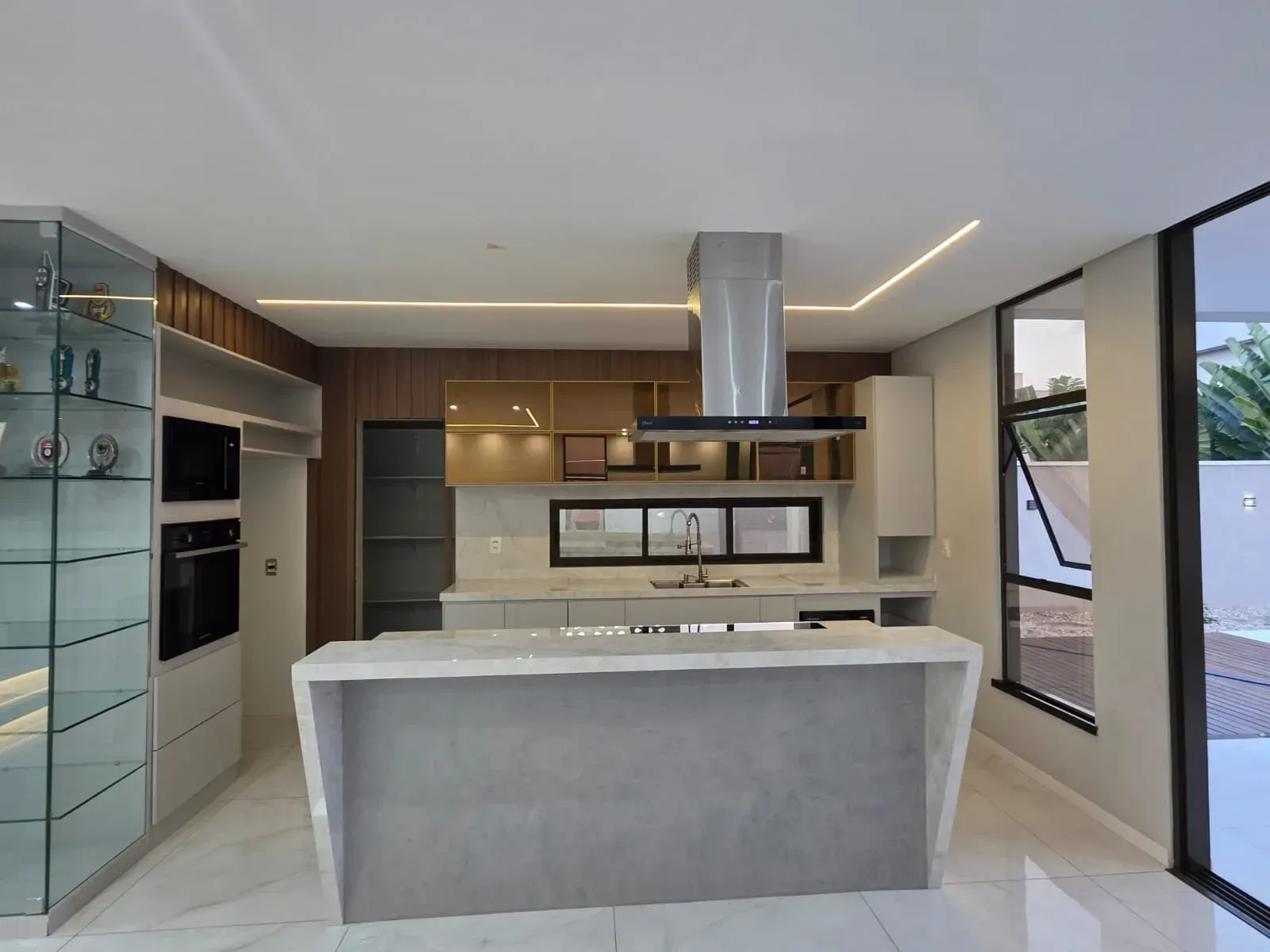 Imagem Casa de Condomínio com 3 Quartos à Venda, 195 m² em Cidade Alpha - Eusébio