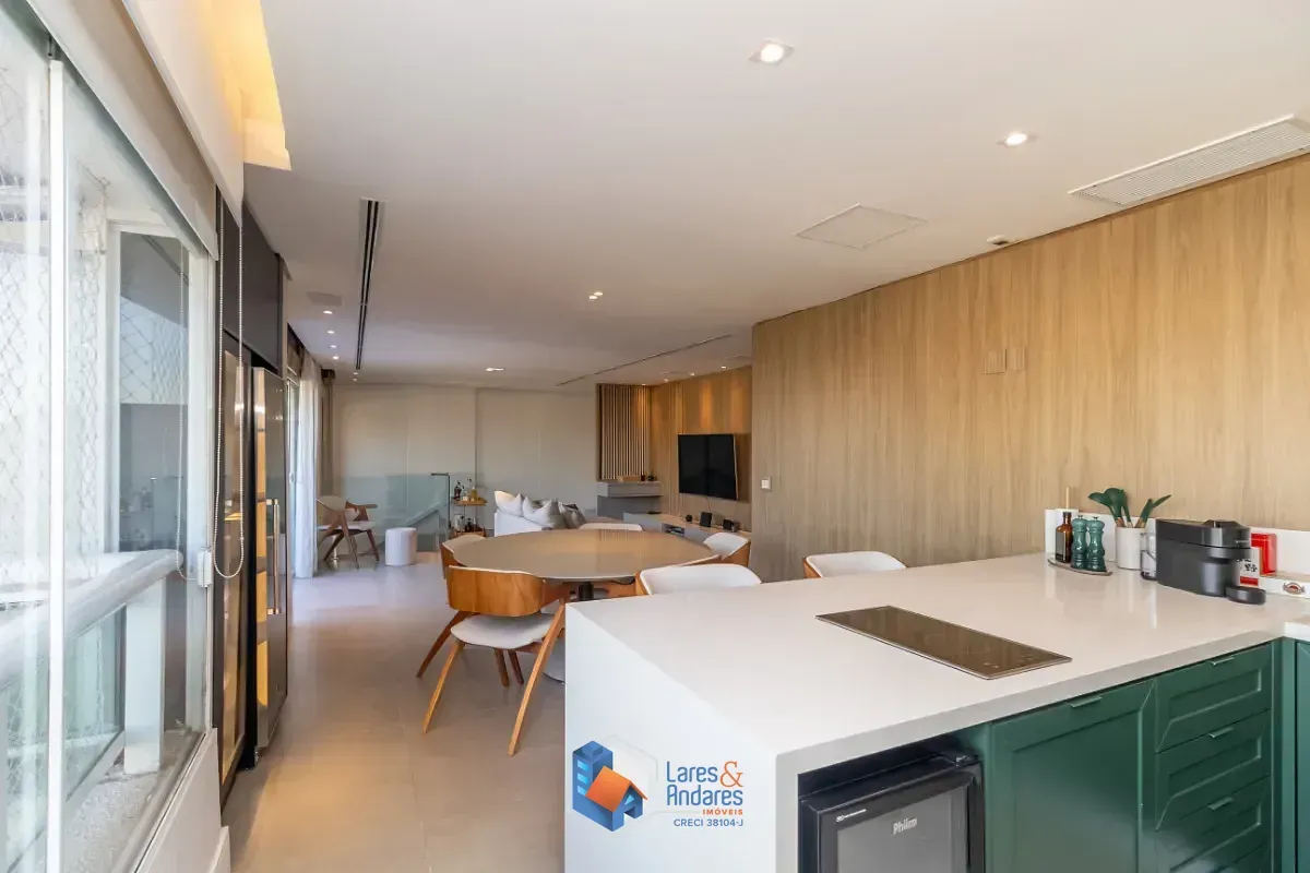 Imagem Cobertura para venda e locação em Pinheiros com 3 quartos, sendo 1 suíte, 198m²