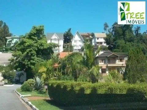 Imagem TERRENO A VENDA ARUJA HILLS I e II, A/T 1.314,63m². Condomínio possui uma privilegiada área verde e uma infraestrutura de primeiro mundo.