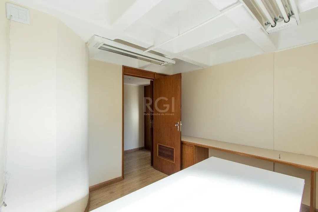 Imagem Cobertura Comercial para Venda - 225,39m², 0 dormitórios, 3 vagas - Bela Vista