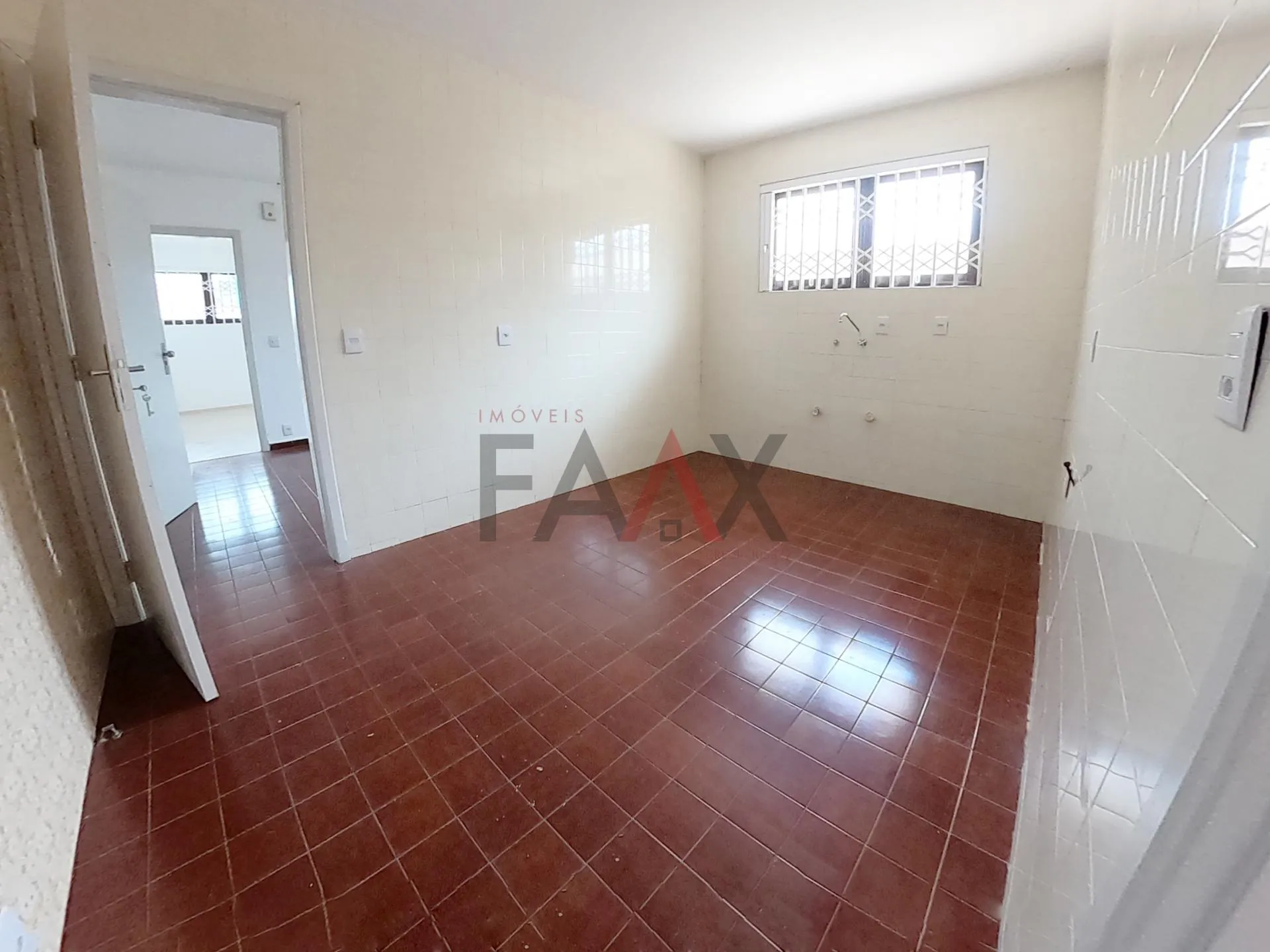 Imagem Casa a venda proximo a praça da ucrania no trianon em Guarapuava - PR
