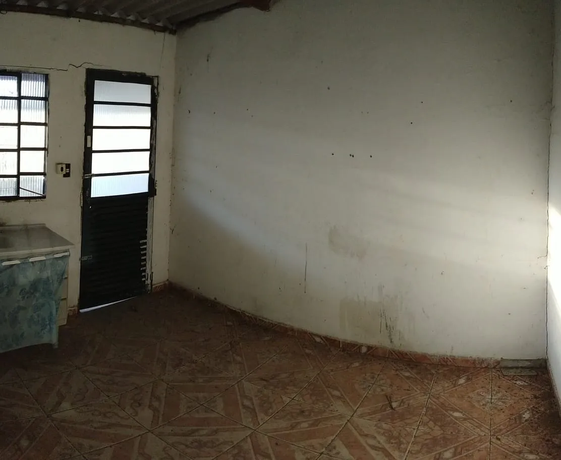 Imagem Casa à venda 2 Quartos, 2 Vagas, 255M², Conjunto Habitacional Terra dos Ipês II (Fase I), Pindamonhangaba - SP