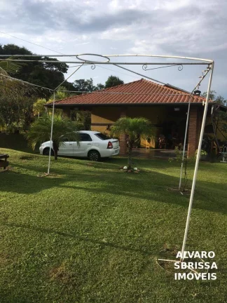 Imagem Belissima Chácara com poço artesiano, 3 dormitórios à venda, 2800 m² por R$ 1.250.000 - Chácara Maracajás - Salto/SP