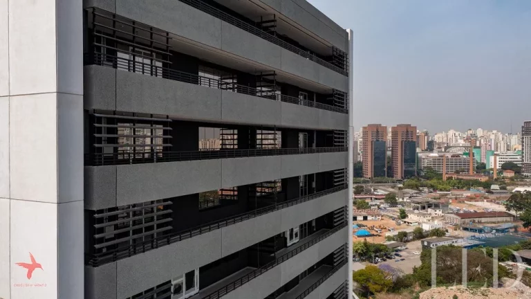 Imagem Sala Comercial para Locação em São Paulo-SP, Parque Industrial Tomas Edson: 1 Sala, 9 Banheiros, 14 Vagas, 555 m².