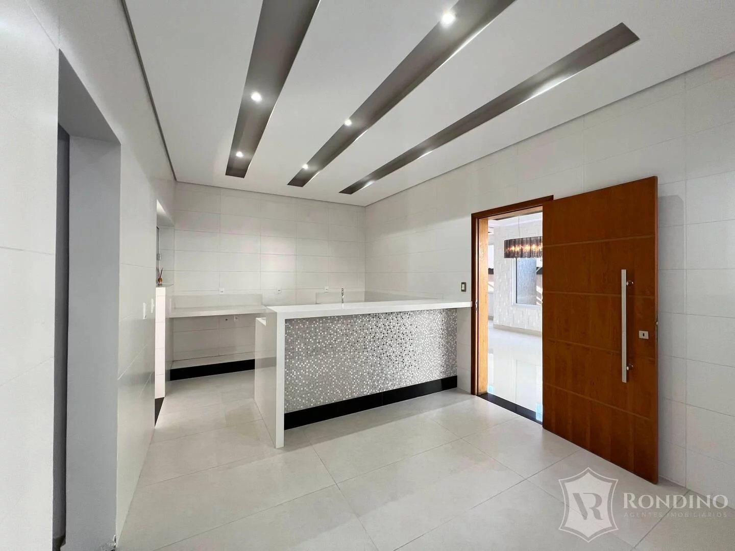 Imagem Casa no Alphaville Nova Esplanada com 4 Suítes e Piscina