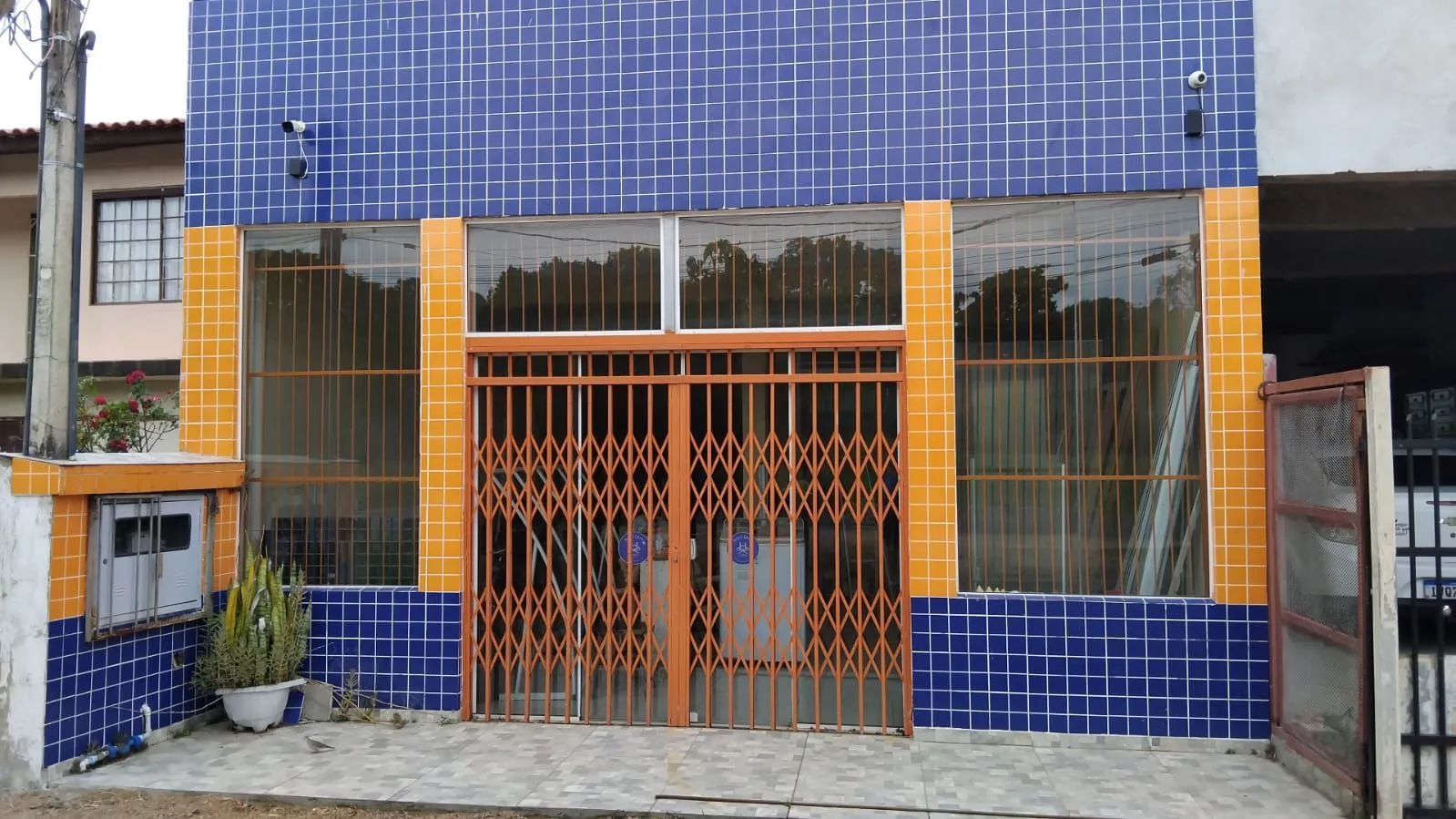 Imagem Casa para Venda - 182m², 2 dormitórios, sendo 1 suites, 3 vagas - Lami