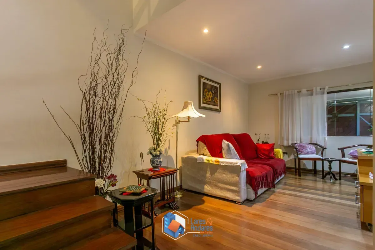 Imagem Sobrado para venda em Jardim Santo Antoninho com 3 quartos, sendo 3 suítes, 150m²