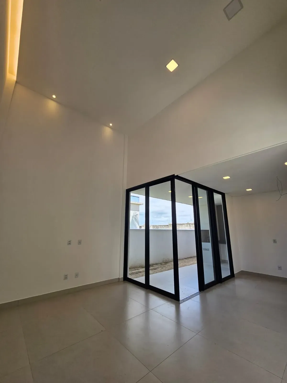 Imagem Casa de Condomínio com 3 Quartos à Venda, 153 metros em Cajupiranga - Parnamirim