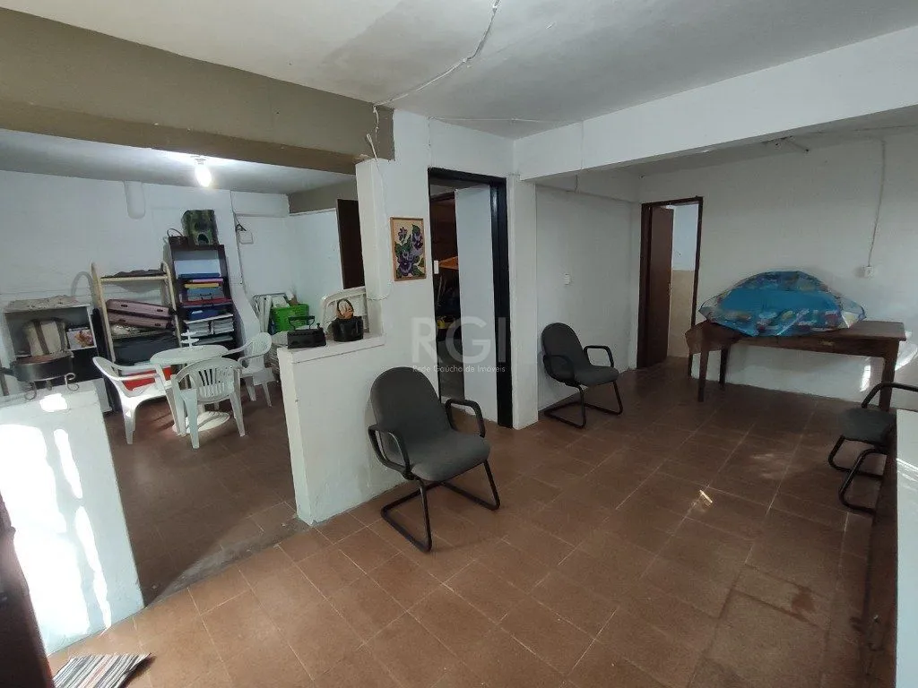 Imagem Casa para Venda - 134m², 2 dormitórios, 1 vaga - Nonoai